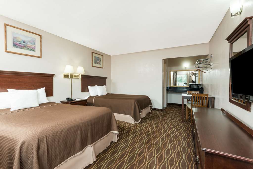 Howard Johnson By Wyndham Springfield